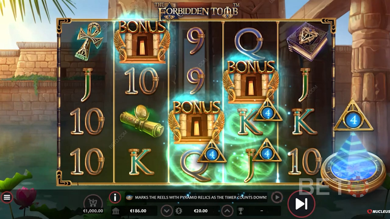 在The Forbidden Tomb 视频游戏中触发 5 到 10 个 Wilds 的免费旋转，由 Nucleus Gaming