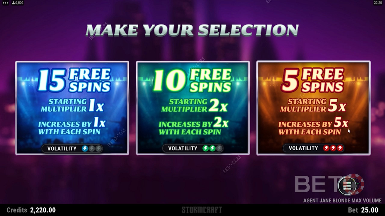激活奖金游戏并在 3 次免费旋转和乘数奖金之间进行选择