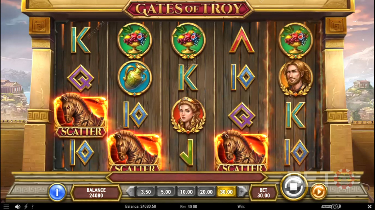在特洛伊之门赌场游戏中，3个或更多的散点将获得自由旋转的机会。